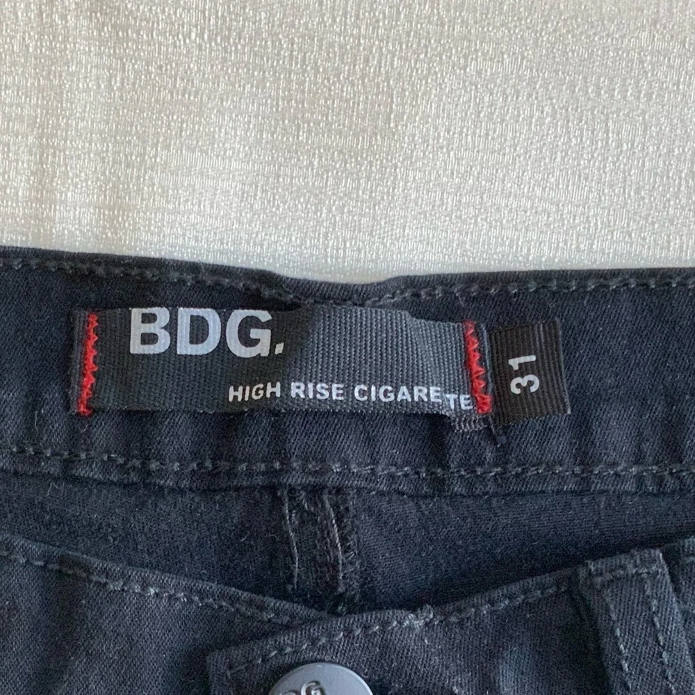 BDG High Rise Cigarette Jeans in Black